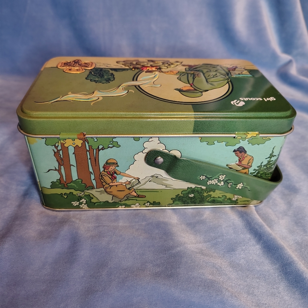 Nostalgic Remake 1920s Girl Scout Tin by Ashdon Farms & 1913 Full Color Handbook - Picture 5 of 12